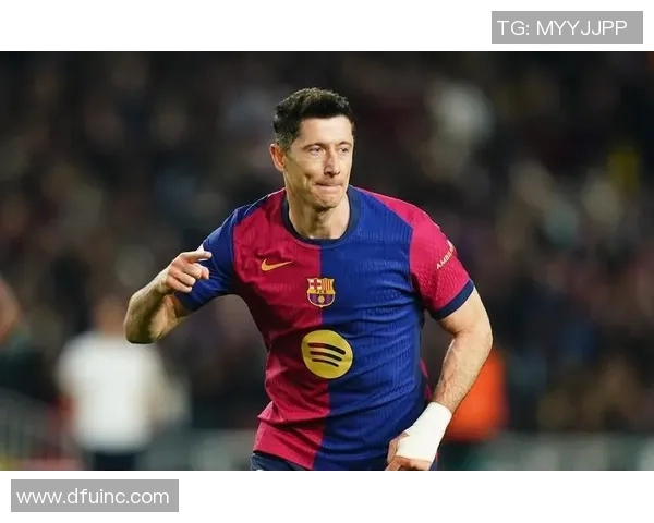 足球明星青眼白龙的传奇之路与荣耀时刻揭秘